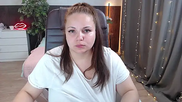 Snapshot of Crazyy_girl_ chatting on 06/21/26, 04:37 Crazyy girl online show from 06/21/26, 04:37