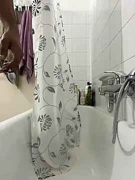 vinzpnr210 online show from 01/30/25, 02:47