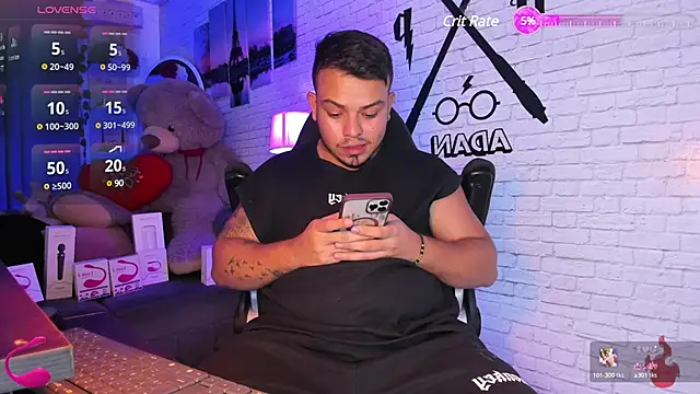 Snapshot of Naughty_Charly chatting on 02/14/25, 07:44 Naughty Charly online show from 02/14/25, 07:44