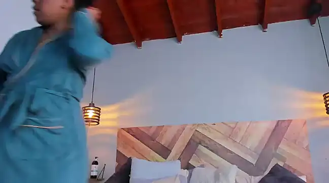 Snapshot of EmmilyBrant chatting on 02/22/25, 06:08 EmmilyBrant online show from 02/22/25, 06:08