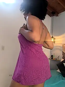 Snapshot of EmmilyBrant chatting on 03/14/25, 01:46 EmmilyBrant online show from 03/14/25, 01:46