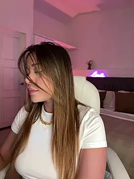 Snapshot of Condes_carmen chatting on 12/17/24, 01:50 Condes carmen online show from 12/17/24, 01:50