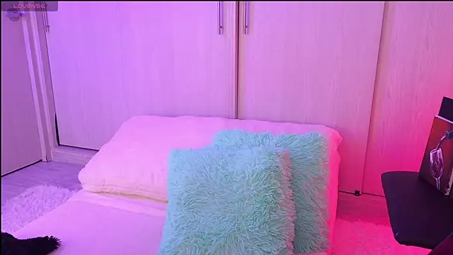 Yues050600 online show from 02/18/25, 02:05