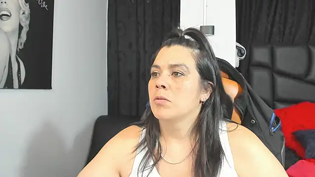 Snapshot of martina_foxy_ chatting on 02/04/25, 11:49 martina foxy online show from 02/04/25, 11:49