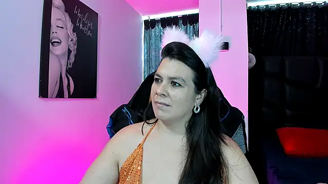 Snapshot of martina_foxy_ chatting on 02/05/25, 02:26 martina foxy online show from 02/05/25, 02:26