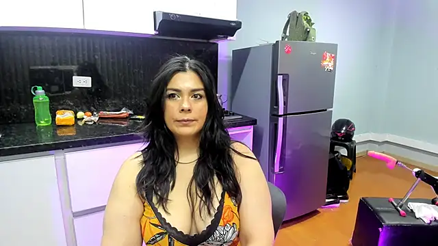 Snapshot of martina_foxy_ chatting on 02/18/25, 11:44 martina foxy online show from 02/18/25, 11:44