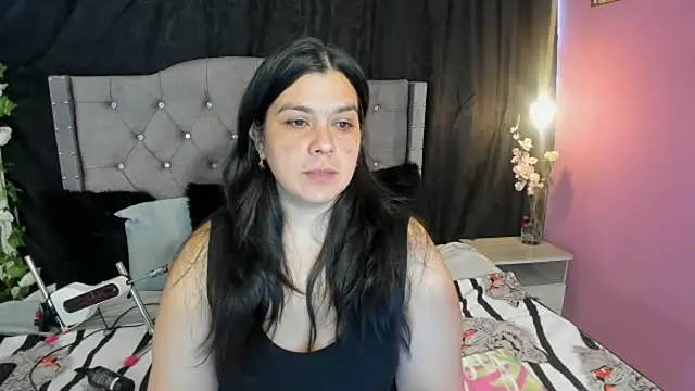 Snapshot of martina_foxy_ chatting on 03/02/25, 12:32 martina foxy online show from 03/02/25, 12:32
