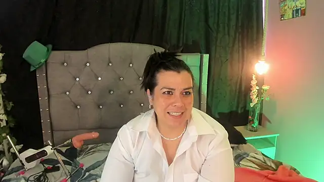 Snapshot of martina_foxy_ chatting on 03/18/25, 05:53 martina foxy online show from 03/18/25, 05:53