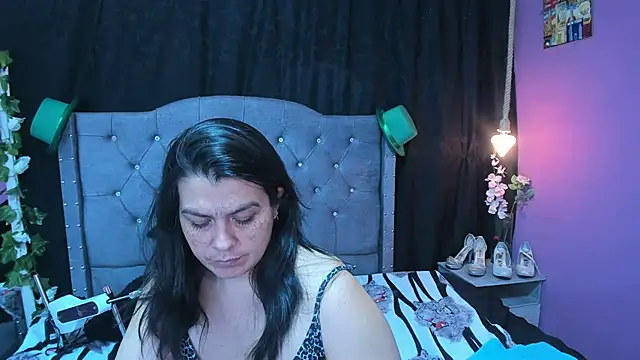 Snapshot of martina_foxy_ chatting on 03/22/25, 06:14 martina foxy online show from 03/22/25, 06:14