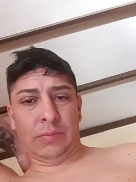 Snapshot of TuBandi2 chatting on 11/12/25, 11:54 TuBandi2 online show from 11/12/25, 11:54