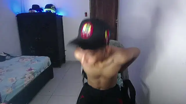 Snapshot of Sxntisaul__ chatting on 02/07/25, 04:03 Sxntisaul online show from 02/07/25, 04:03