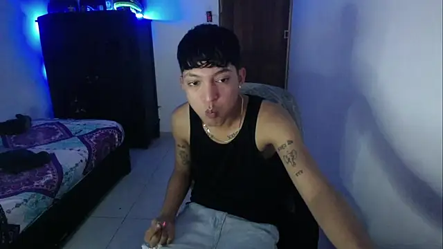 Snapshot of Sxntisaul__ chatting on 02/16/25, 05:59 Sxntisaul online show from 02/16/25, 05:59