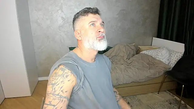 Snapshot of BlowMyXXL chatting on 02/08/25, 08:21 BlowMyXXL online show from 02/08/25, 08:21