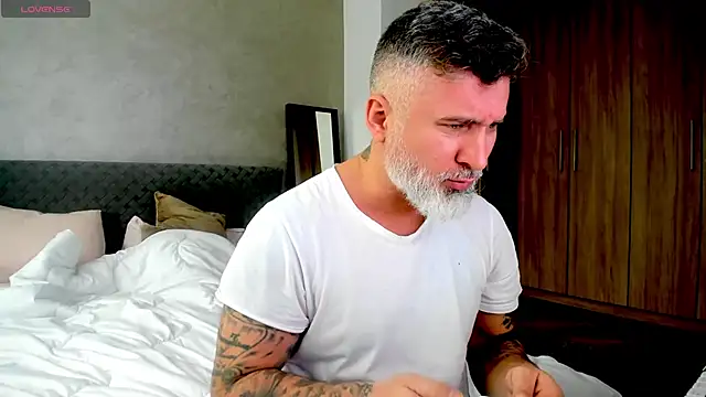 Snapshot of BlowMyXXL chatting on 02/15/25, 11:50 BlowMyXXL online show from 02/15/25, 11:50