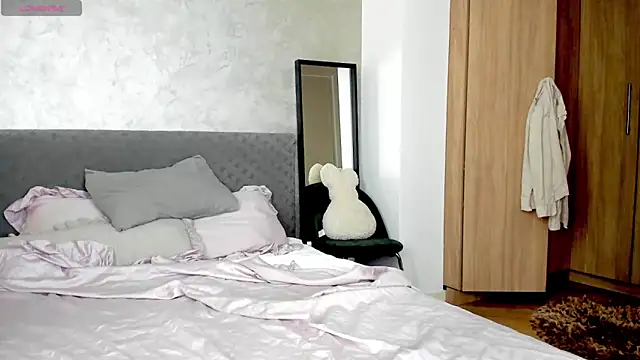 Snapshot of BlowMyXXL chatting on 09/24/25, 07:55 BlowMyXXL online show from 09/24/25, 07:55