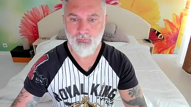 Snapshot of BlowMyXXL chatting on 11/12/25, 09:21 BlowMyXXL online show from 11/12/25, 09:21