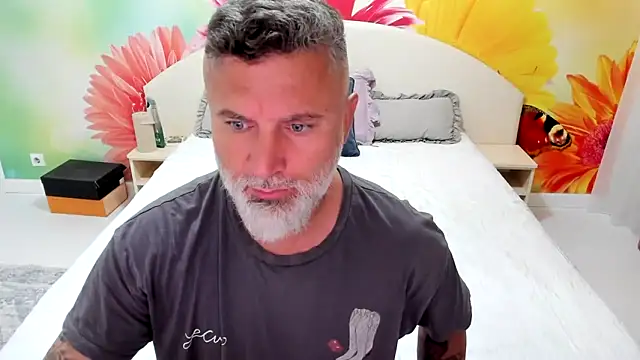 BlowMyXXL online show from 11/18/25, 04:22