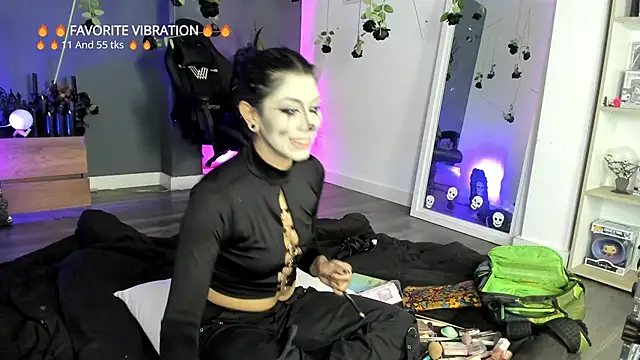 Raven Witch  online show from 03/19/26, 04:33