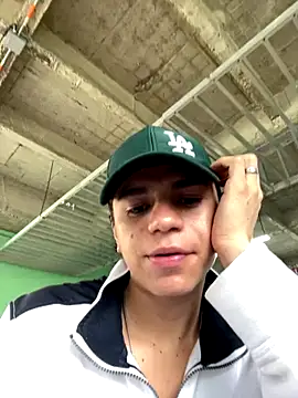 Snapshot of marckalexis chatting on 09/18/25, 01:02 marckalexis online show from 09/18/25, 01:02