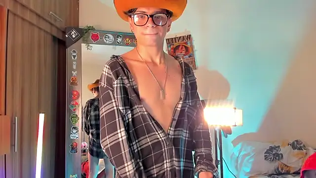 Snapshot of marckalexis chatting on 12/18/25, 10:54 marckalexis online show from 12/18/25, 10:54