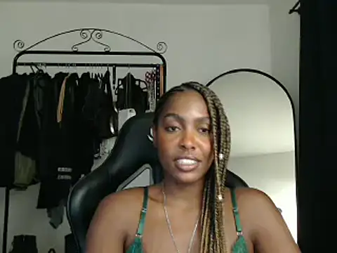 marisilva br online show from 02/26/25, 12:05