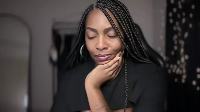 marisilva br online show from 12/04/25, 02:43