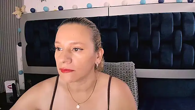 Snapshot of sofia_mature chatting on 12/23/24, 12:08 sofia mature online show from 12/23/24, 12:08