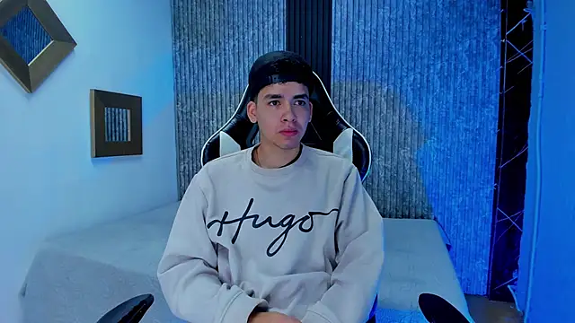 Mike 0233  online show from 12/03/25, 03:58