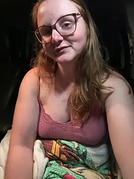 Snapshot of GingerSnap33 chatting on 12/04/24, 06:00 GingerSnap33 online show from 12/04/24, 06:00