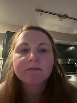 Snapshot of GingerSnap33 chatting on 01/04/25, 10:02 GingerSnap33 online show from 01/04/25, 10:02