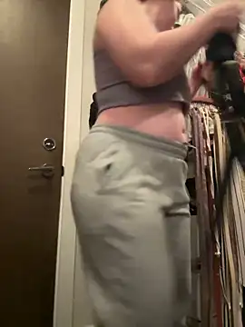 Snapshot of GingerSnap33 chatting on 01/11/25, 03:34 GingerSnap33 online show from 01/11/25, 03:34