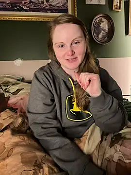 Snapshot of GingerSnap33 chatting on 02/05/25, 03:34 GingerSnap33 online show from 02/05/25, 03:34