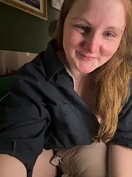 Snapshot of GingerSnap33 chatting on 02/11/25, 06:40 GingerSnap33 online show from 02/11/25, 06:40