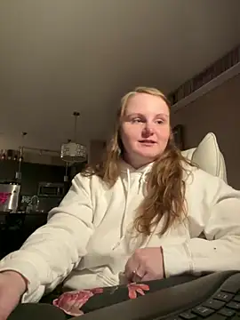 Snapshot of GingerSnap33 chatting on 03/15/25, 03:07 GingerSnap33 online show from 03/15/25, 03:07