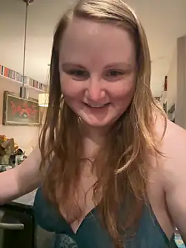 Snapshot of GingerSnap33 chatting on 10/16/25, 02:34 GingerSnap33 online show from 10/16/25, 02:34