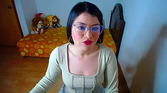 juli05star20 online show from 03/14/25, 11:45