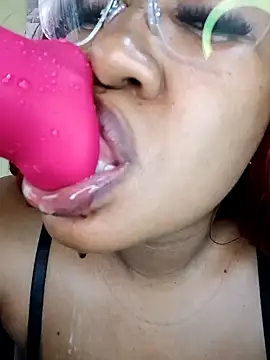 Snapshot of Puneee_Lucee chatting on 01/08/25, 02:35 Puneee Lucee online show from 01/08/25, 02:35