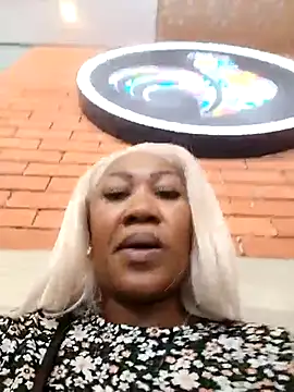 Snapshot of Puneee_Lucee chatting on 02/14/25, 12:03 Puneee Lucee online show from 02/14/25, 12:03