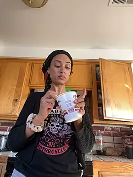 starrynikki online show from 12/30/24, 09:50