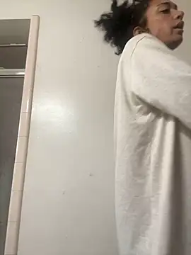 starrynikki online show from 02/04/25, 05:23