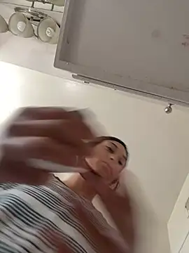 starrynikki online show from 02/10/25, 05:09