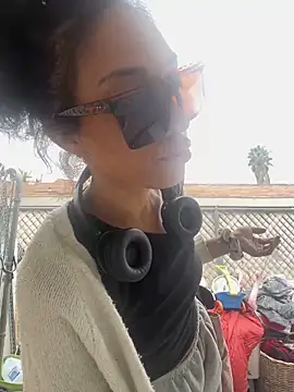 starrynikki online show from 02/11/25, 07:05