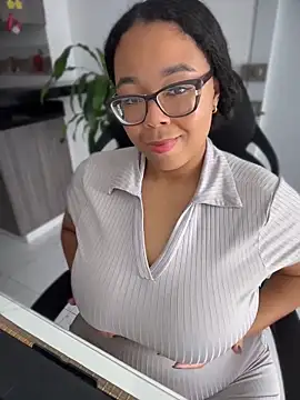 XMara online show from 04/17/26, 02:53