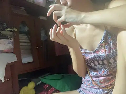 lilithanderson online show from 10/05/25, 08:51