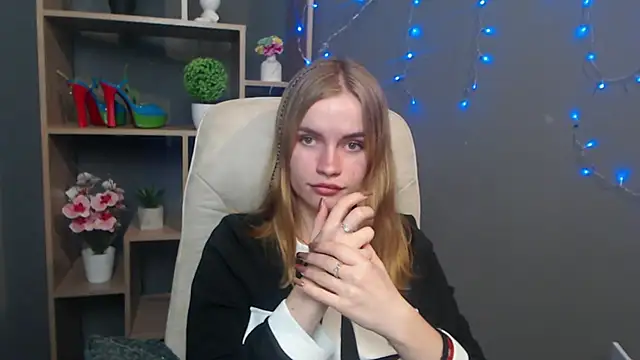 MargaritaKiss online show from 11/10/25, 08:41