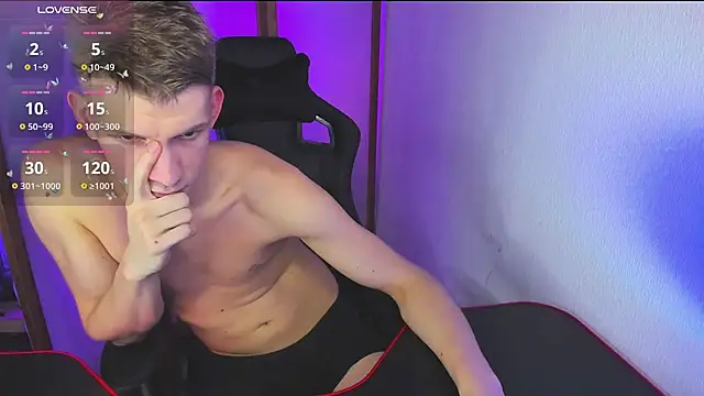 Snapshot of Brad_Maloney chatting on 02/09/25, 01:44 Brad Maloney online show from 02/09/25, 01:44