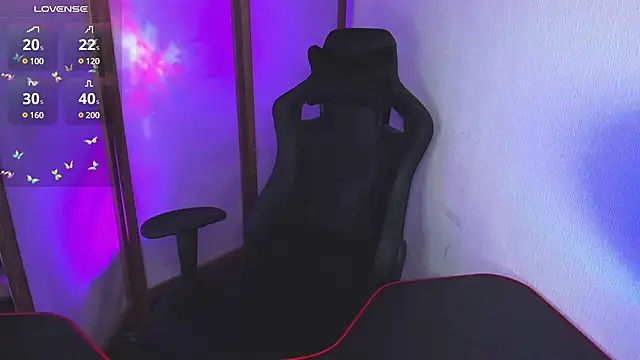 Snapshot of Brad_Maloney chatting on 02/18/25, 02:16 Brad Maloney online show from 02/18/25, 02:16