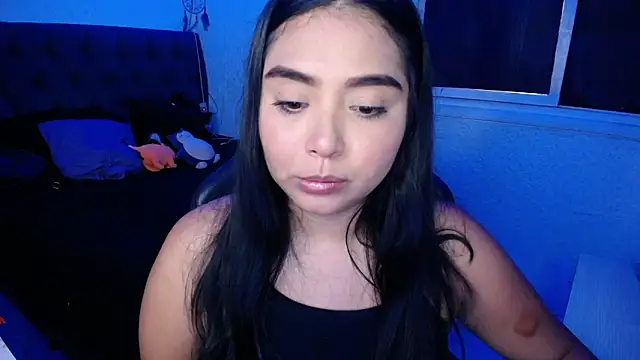 Snapshot of heetsah chatting on 12/19/24, 10:21 heetsah online show from 12/19/24, 10:21