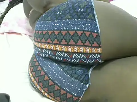 Snapshot of sly_minah chatting on 02/18/25, 01:33 sly minah online show from 02/18/25, 01:33