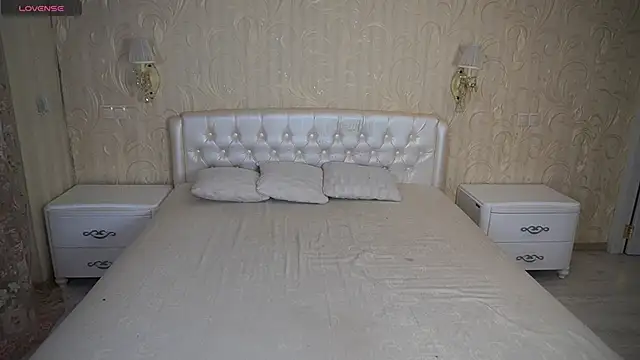 Snapshot of LunaaMayy chatting on 11/23/25, 12:10 LunaaMayy online show from 11/23/25, 12:10